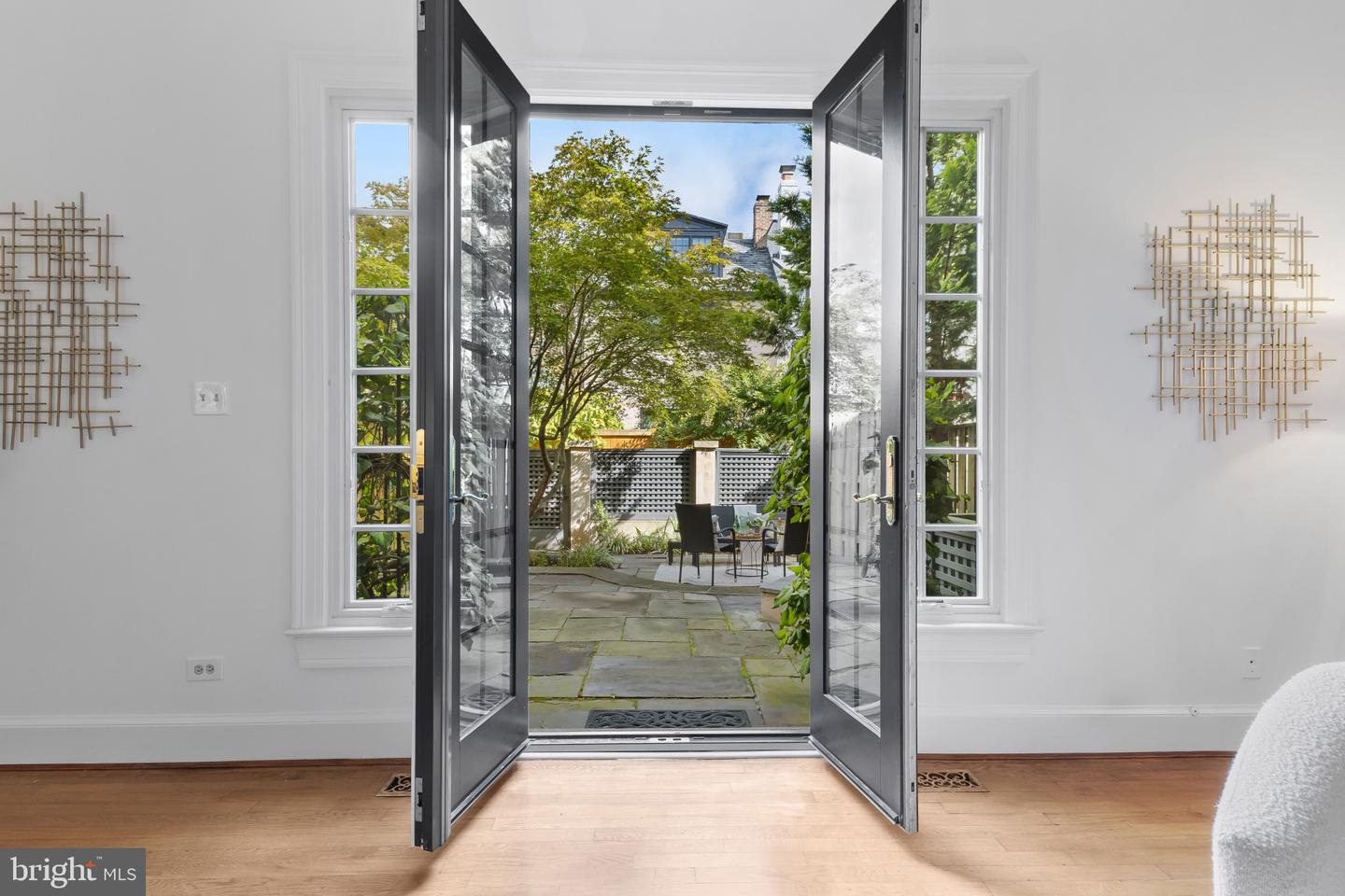 103 QUEEN ST, ALEXANDRIA, Virginia 22314, 4 Bedrooms Bedrooms, ,3 BathroomsBathrooms,Residential,For sale,103 QUEEN ST,VAAX2049690 MLS # VAAX2049690