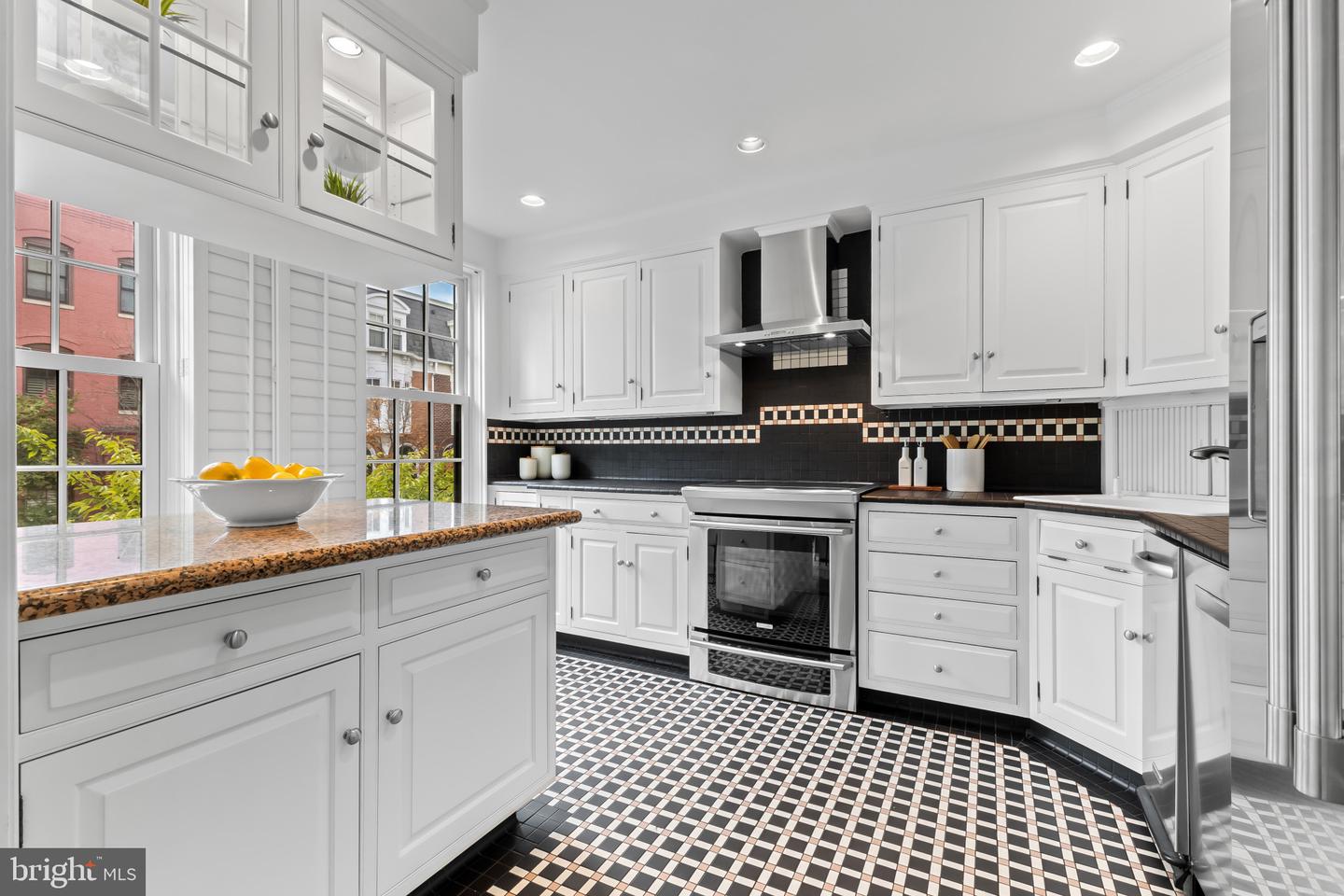 103 QUEEN ST, ALEXANDRIA, Virginia 22314, 4 Bedrooms Bedrooms, ,3 BathroomsBathrooms,Residential,For sale,103 QUEEN ST,VAAX2049690 MLS # VAAX2049690