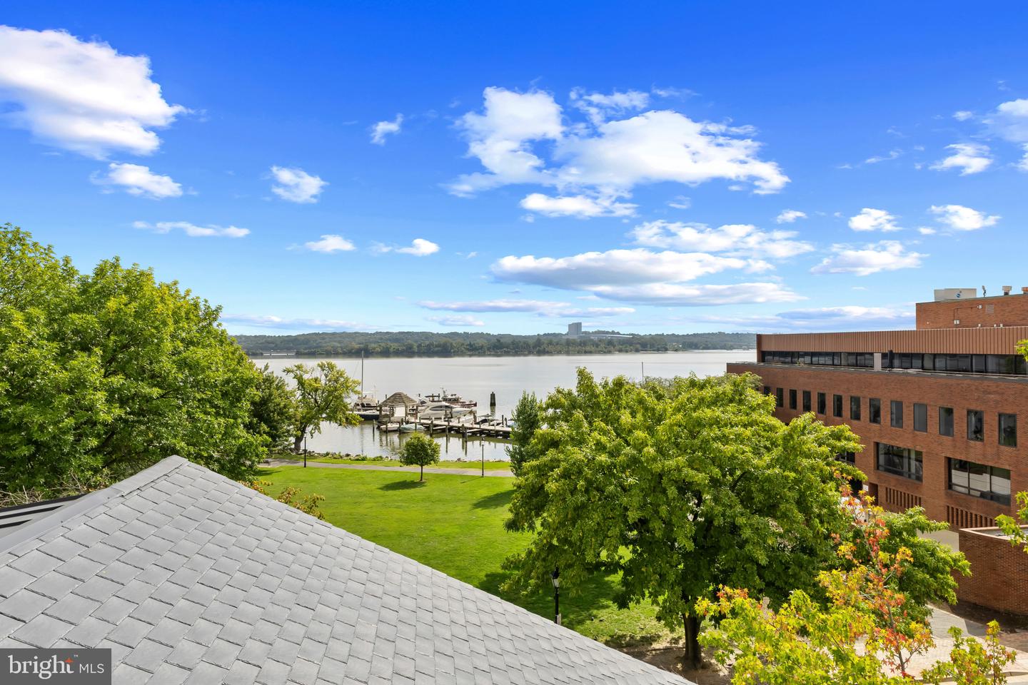 103 QUEEN ST, ALEXANDRIA, Virginia 22314, 4 Bedrooms Bedrooms, ,3 BathroomsBathrooms,Residential,For sale,103 QUEEN ST,VAAX2049690 MLS # VAAX2049690