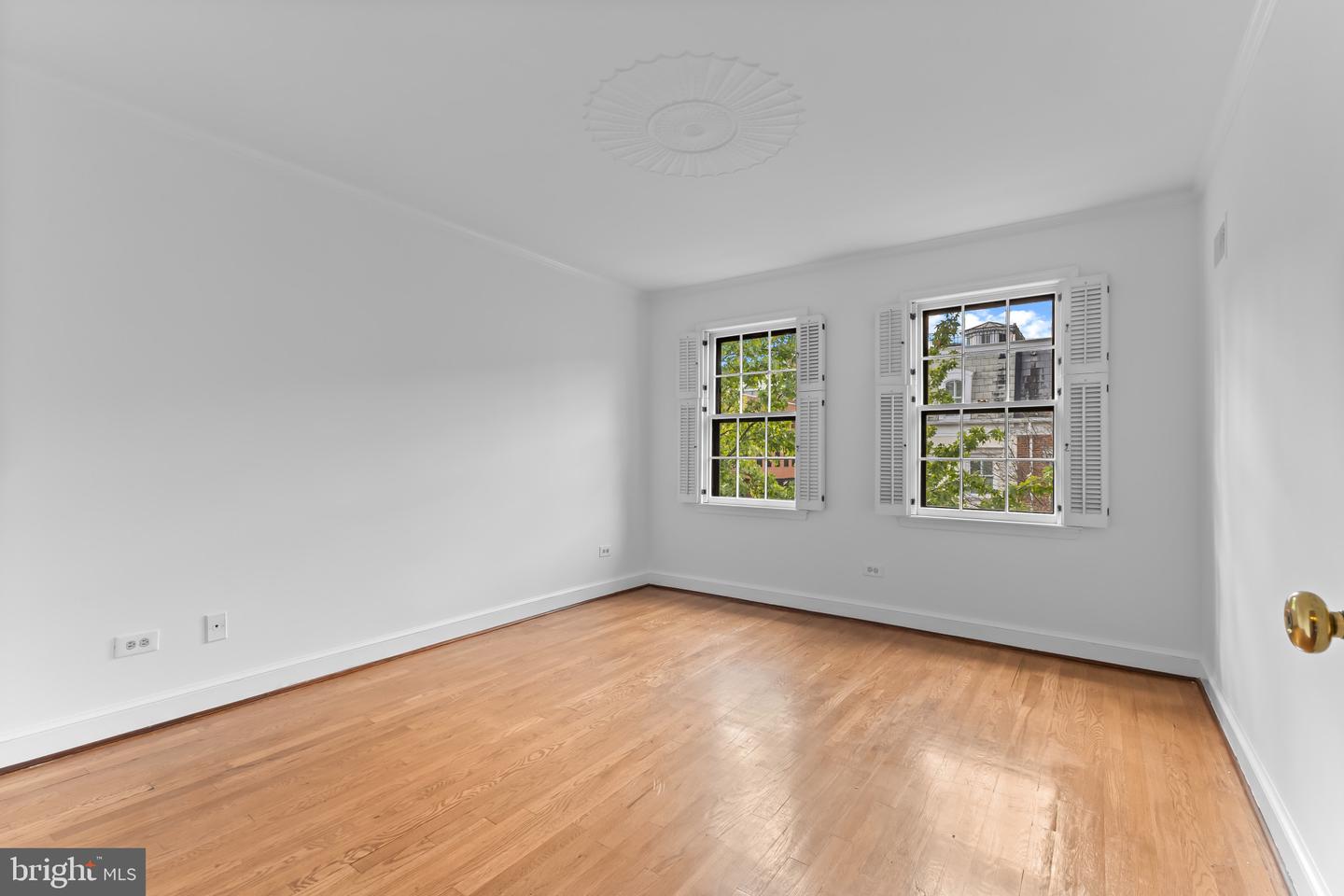 103 QUEEN ST, ALEXANDRIA, Virginia 22314, 4 Bedrooms Bedrooms, ,3 BathroomsBathrooms,Residential,For sale,103 QUEEN ST,VAAX2049690 MLS # VAAX2049690