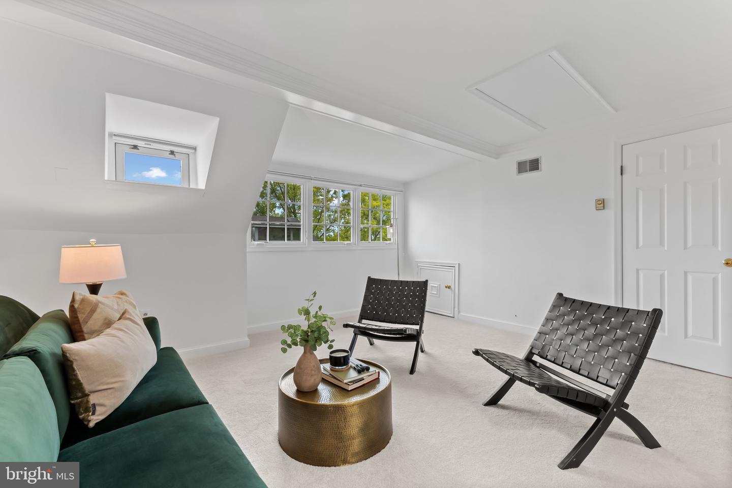 103 QUEEN ST, ALEXANDRIA, Virginia 22314, 4 Bedrooms Bedrooms, ,3 BathroomsBathrooms,Residential,For sale,103 QUEEN ST,VAAX2049690 MLS # VAAX2049690