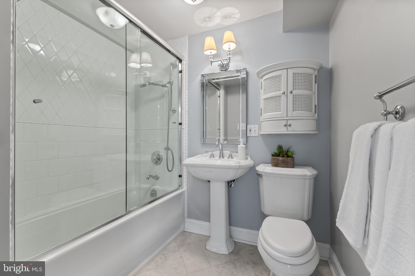 103 QUEEN ST, ALEXANDRIA, Virginia 22314, 4 Bedrooms Bedrooms, ,3 BathroomsBathrooms,Residential,For sale,103 QUEEN ST,VAAX2049690 MLS # VAAX2049690