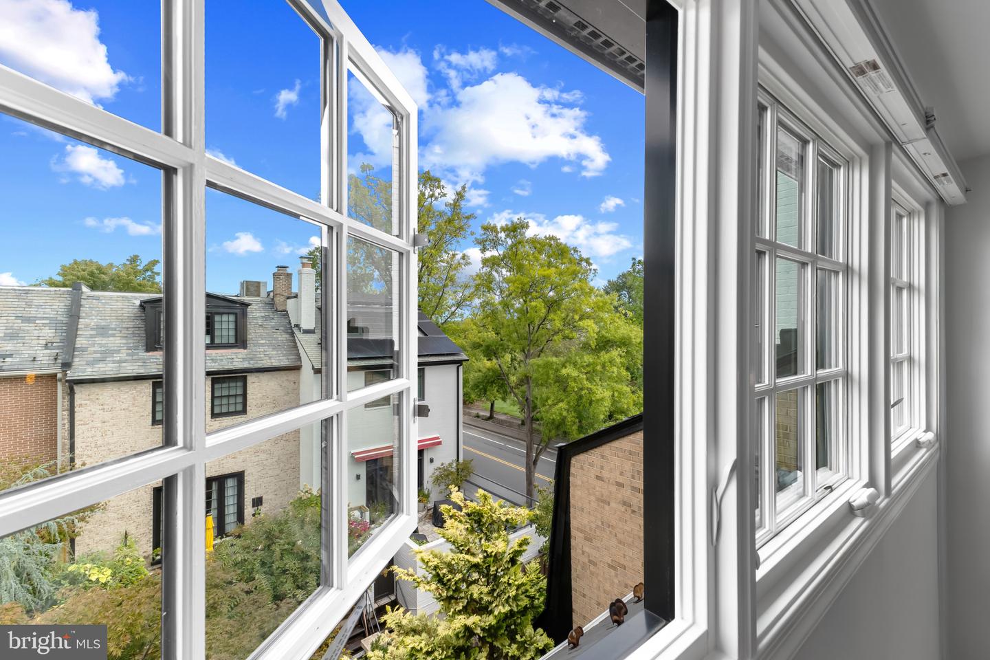 103 QUEEN ST, ALEXANDRIA, Virginia 22314, 4 Bedrooms Bedrooms, ,3 BathroomsBathrooms,Residential,For sale,103 QUEEN ST,VAAX2049690 MLS # VAAX2049690