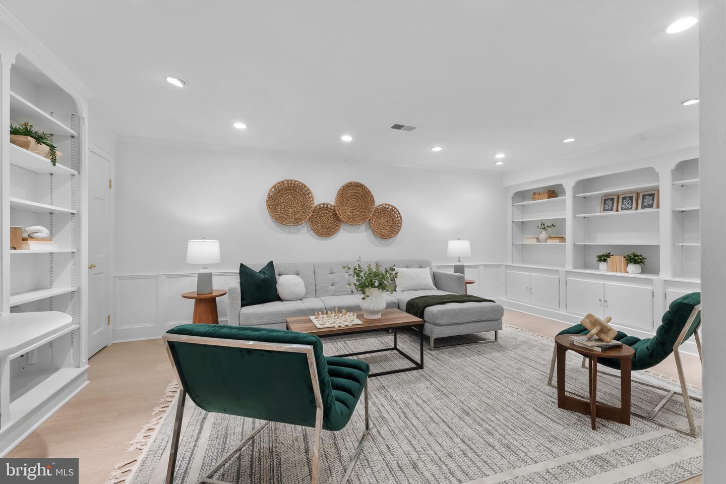 103 QUEEN ST, ALEXANDRIA, Virginia 22314, 4 Bedrooms Bedrooms, ,3 BathroomsBathrooms,Residential,For sale,103 QUEEN ST,VAAX2049690 MLS # VAAX2049690