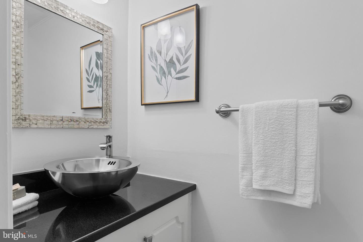 103 QUEEN ST, ALEXANDRIA, Virginia 22314, 4 Bedrooms Bedrooms, ,3 BathroomsBathrooms,Residential,For sale,103 QUEEN ST,VAAX2049690 MLS # VAAX2049690