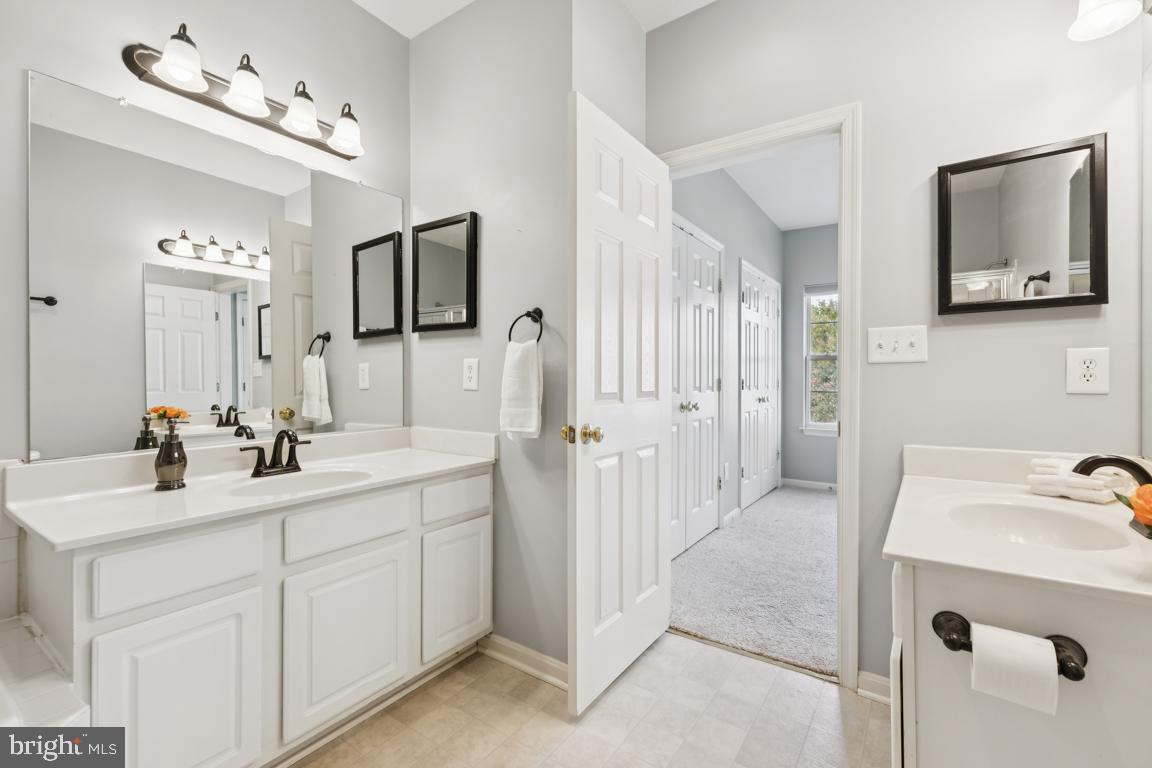 5332 CHIEFTAIN CIR, ALEXANDRIA, Virginia 22312, 2 Bedrooms Bedrooms, ,2 BathroomsBathrooms,Residential,For sale,5332 CHIEFTAIN CIR,VAFX2267212 MLS # VAFX2267212