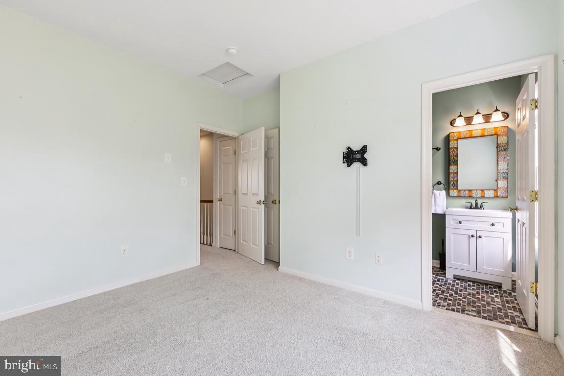 5332 CHIEFTAIN CIR, ALEXANDRIA, Virginia 22312, 2 Bedrooms Bedrooms, ,2 BathroomsBathrooms,Residential,For sale,5332 CHIEFTAIN CIR,VAFX2267212 MLS # VAFX2267212