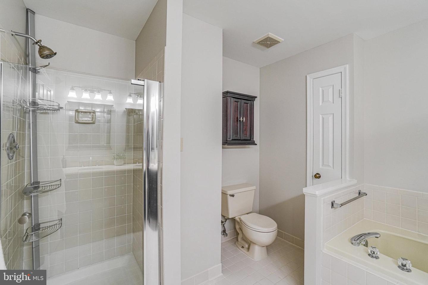8017 GALLA KNOLL CIR, SPRINGFIELD, Virginia 22153, 3 Bedrooms Bedrooms, ,3 BathroomsBathrooms,Residential,For sale,8017 GALLA KNOLL CIR,VAFX2267556 MLS # VAFX2267556
