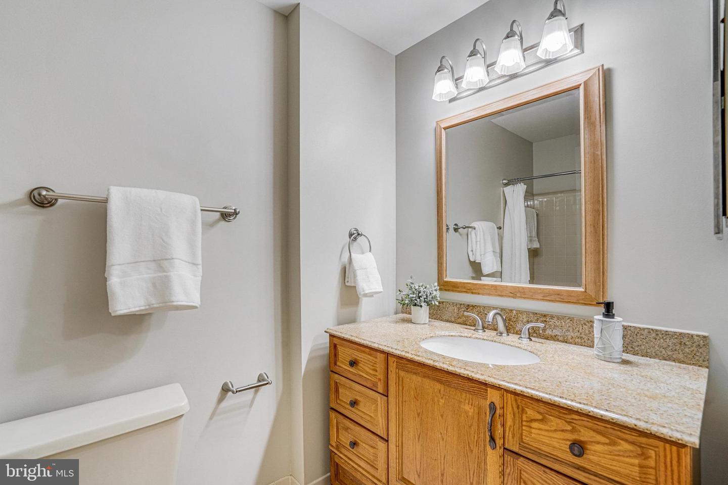 8017 GALLA KNOLL CIR, SPRINGFIELD, Virginia 22153, 3 Bedrooms Bedrooms, ,3 BathroomsBathrooms,Residential,For sale,8017 GALLA KNOLL CIR,VAFX2267556 MLS # VAFX2267556