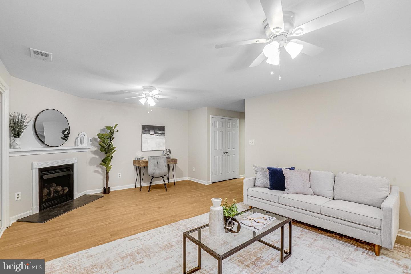 8017 GALLA KNOLL CIR, SPRINGFIELD, Virginia 22153, 3 Bedrooms Bedrooms, ,3 BathroomsBathrooms,Residential,For sale,8017 GALLA KNOLL CIR,VAFX2267556 MLS # VAFX2267556