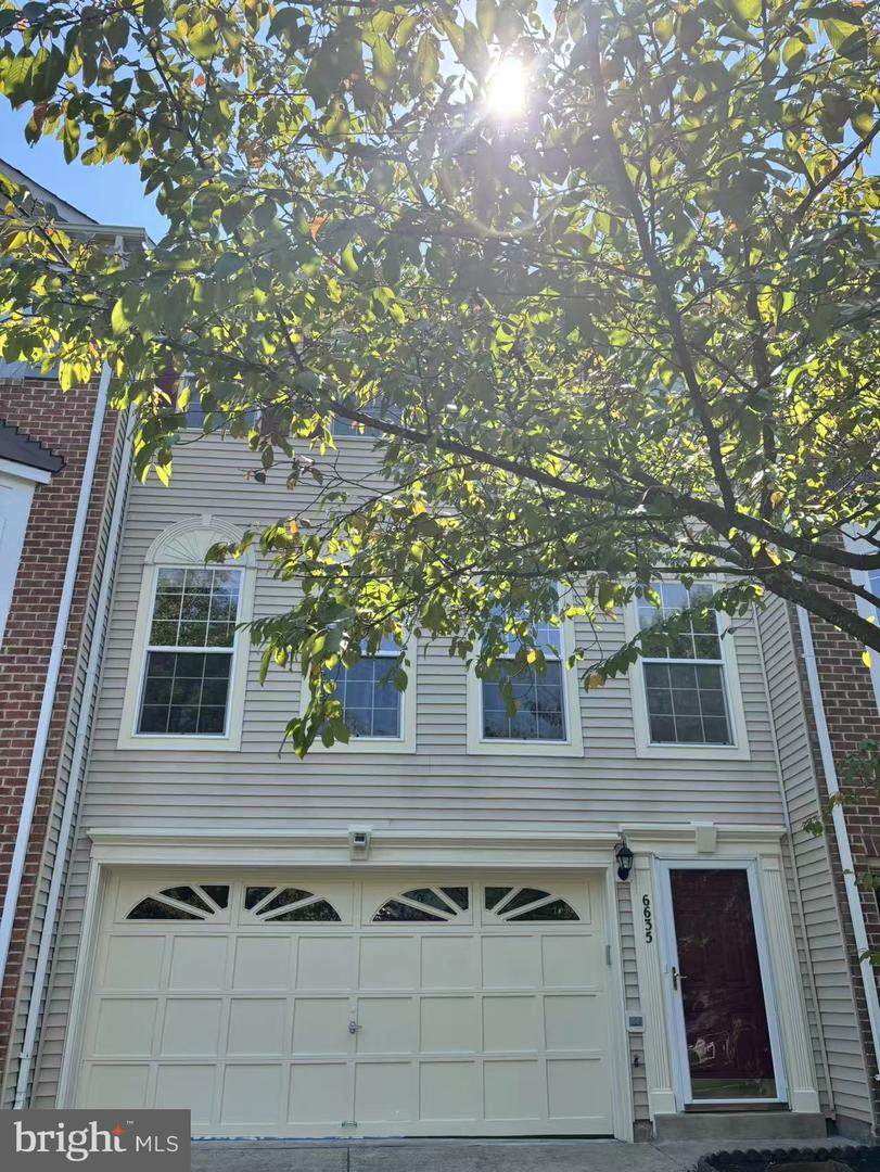 6635 CREEK POINT WAY, ALEXANDRIA, Virginia 22315, 3 Bedrooms Bedrooms, 13 Rooms Rooms,3 BathroomsBathrooms,Residential,For sale,6635 CREEK POINT WAY,VAFX2267604 MLS # VAFX2267604
