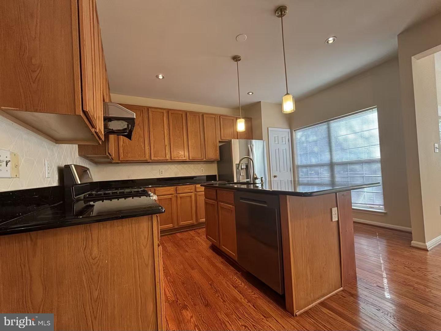 6635 CREEK POINT WAY, ALEXANDRIA, Virginia 22315, 3 Bedrooms Bedrooms, 13 Rooms Rooms,3 BathroomsBathrooms,Residential,For sale,6635 CREEK POINT WAY,VAFX2267604 MLS # VAFX2267604