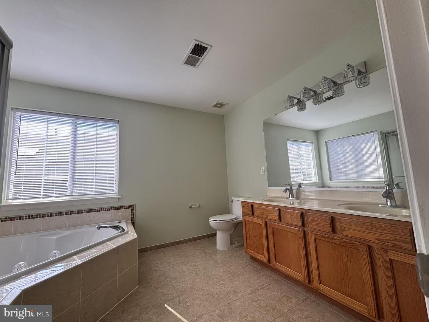 6635 CREEK POINT WAY, ALEXANDRIA, Virginia 22315, 3 Bedrooms Bedrooms, 13 Rooms Rooms,3 BathroomsBathrooms,Residential,For sale,6635 CREEK POINT WAY,VAFX2267604 MLS # VAFX2267604