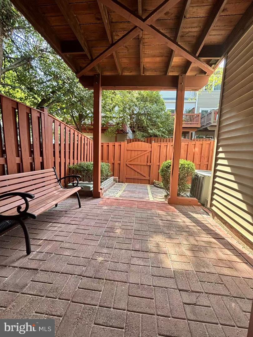 6635 CREEK POINT WAY, ALEXANDRIA, Virginia 22315, 3 Bedrooms Bedrooms, 13 Rooms Rooms,3 BathroomsBathrooms,Residential,For sale,6635 CREEK POINT WAY,VAFX2267604 MLS # VAFX2267604