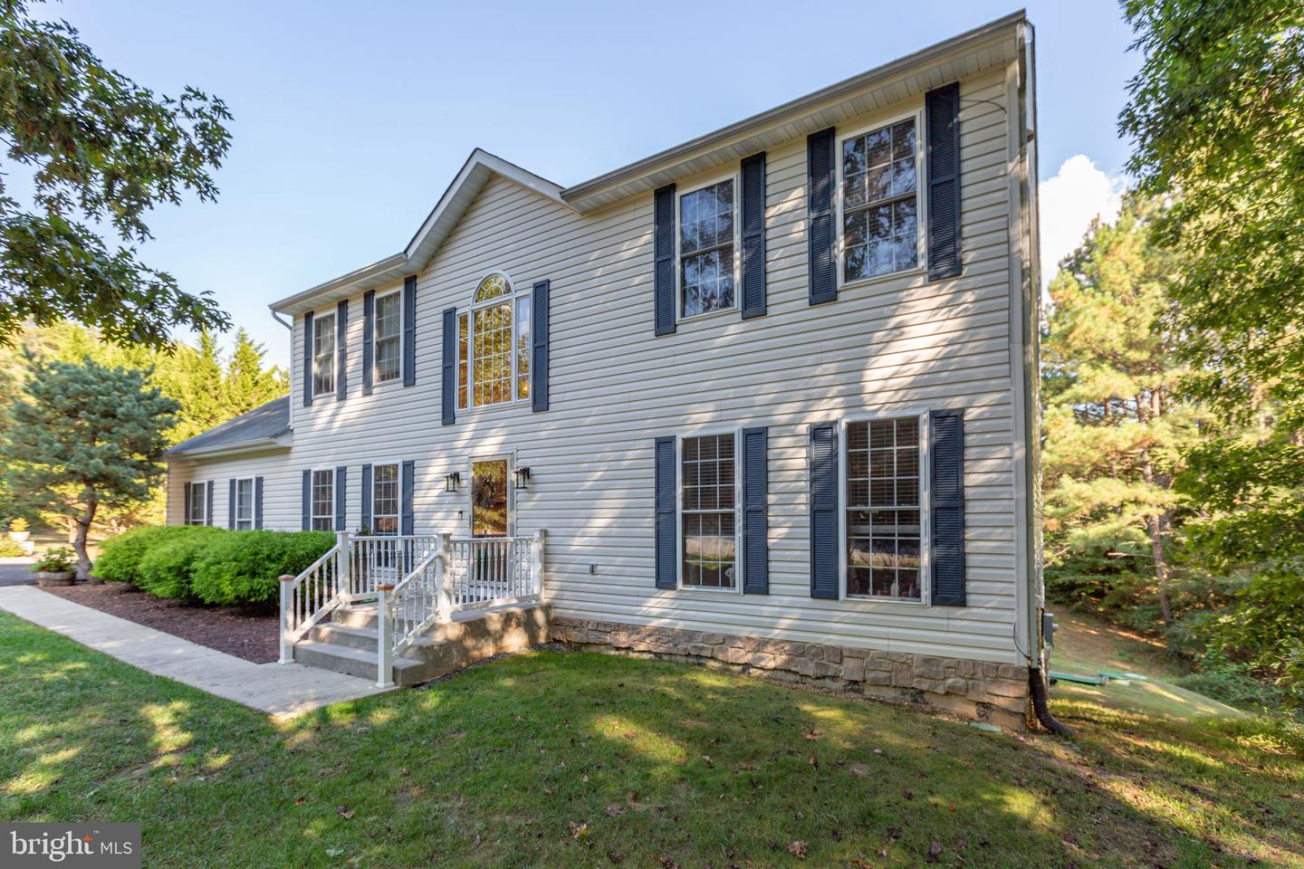 4318 BRIDLEPATH CT, FREDERICKSBURG, Virginia 22408, 4 Bedrooms Bedrooms, ,3 BathroomsBathrooms,Residential,For sale,4318 BRIDLEPATH CT,VASP2036296 MLS # VASP2036296