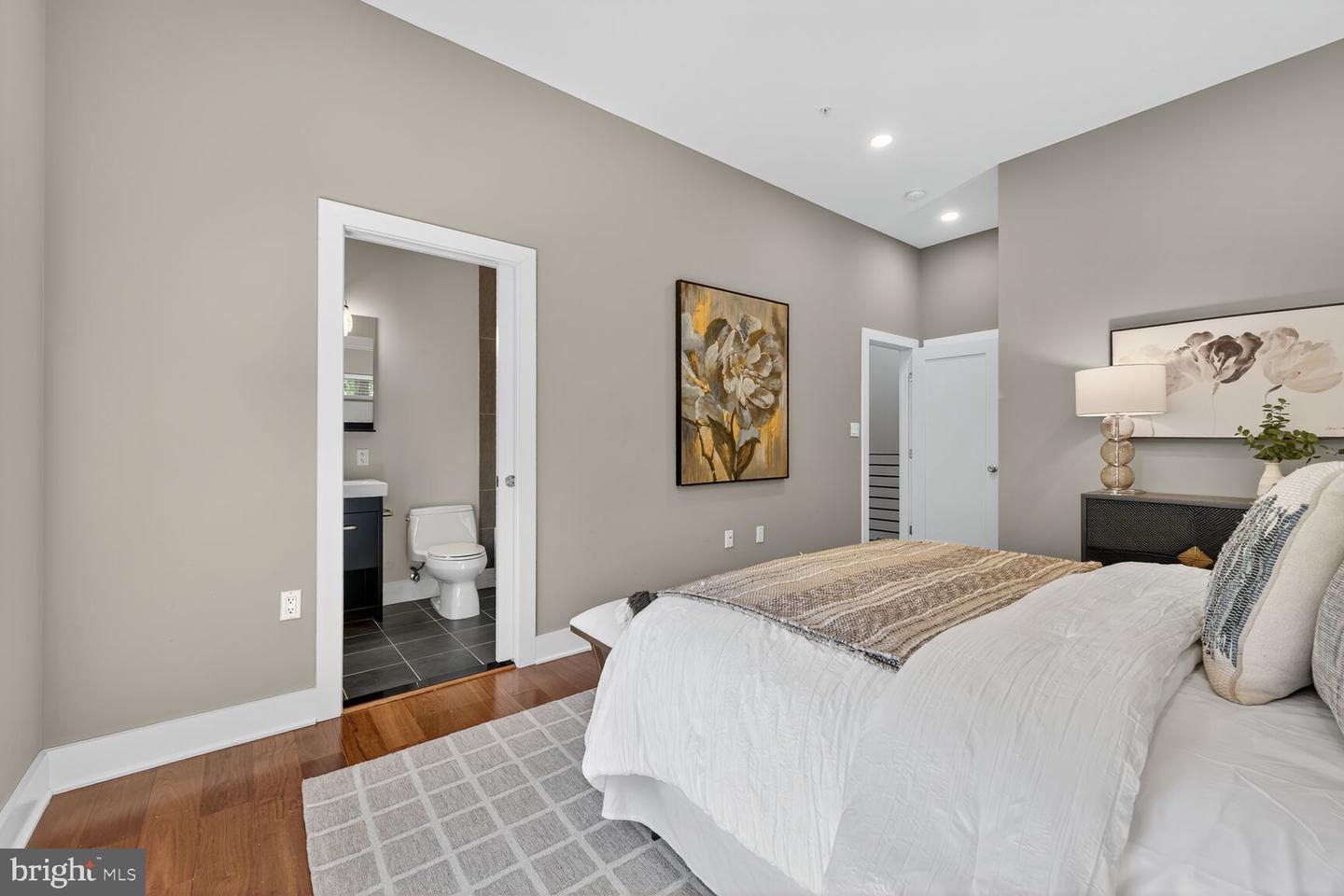 762 PARK RD NW #7, WASHINGTON, District Of Columbia 20010, 2 Bedrooms Bedrooms, ,2 BathroomsBathrooms,Residential,For sale,762 PARK RD NW #7,DCDC2222750 MLS # DCDC2222750