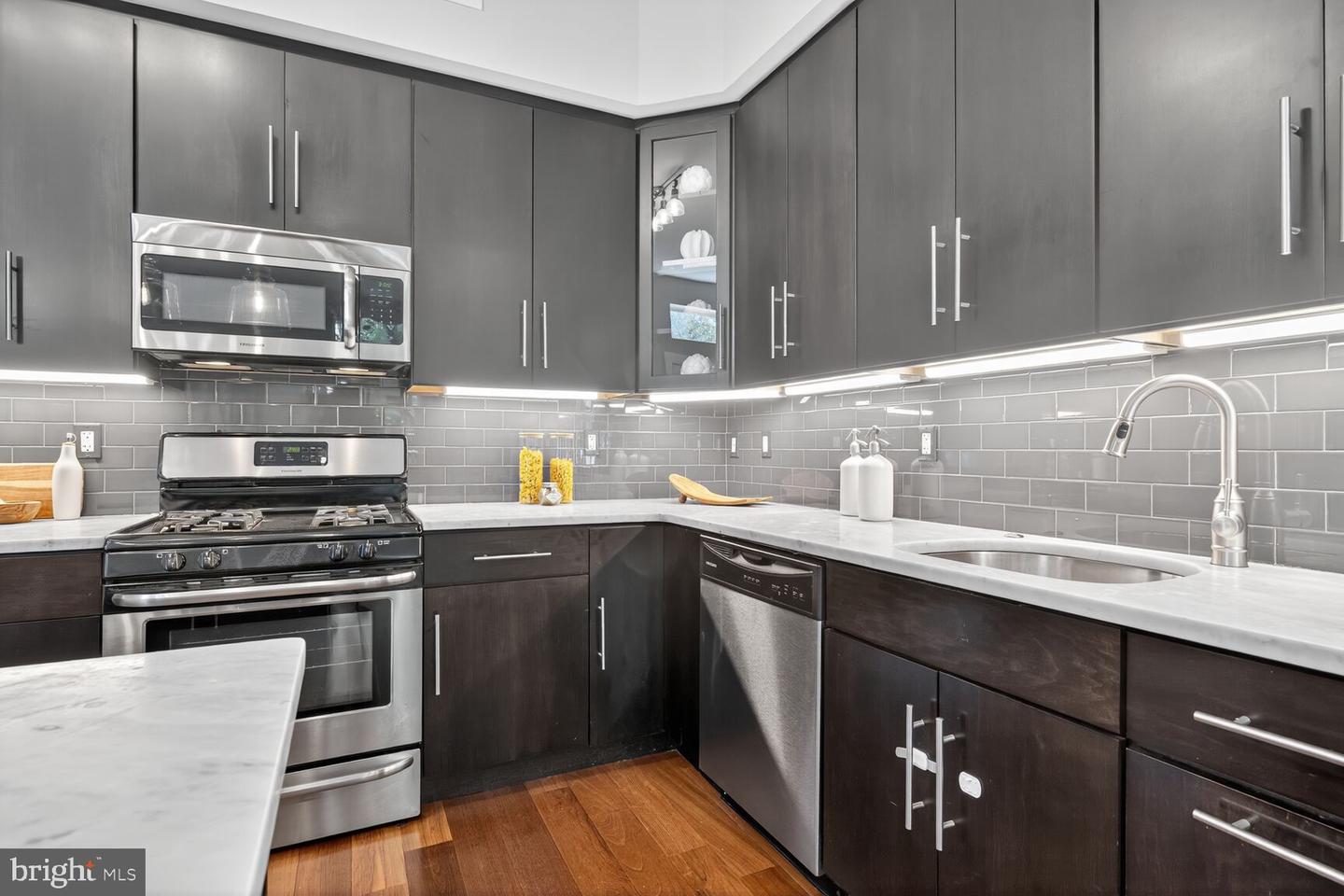 762 PARK RD NW #7, WASHINGTON, District Of Columbia 20010, 2 Bedrooms Bedrooms, ,2 BathroomsBathrooms,Residential,For sale,762 PARK RD NW #7,DCDC2222750 MLS # DCDC2222750