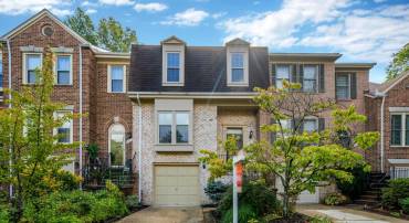 3019 OAKTON MEADOWS CT, OAKTON, Virginia 22124, 3 Bedrooms Bedrooms, ,3 BathroomsBathrooms,Residential,For sale,3019 OAKTON MEADOWS CT,VAFX2267568 MLS # VAFX2267568