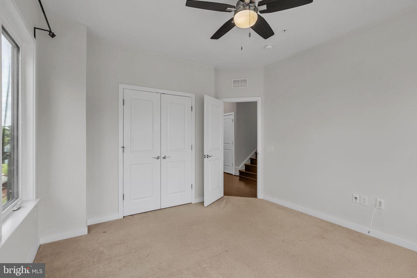 3951 OAK ST, FAIRFAX, Virginia 22030, 4 Bedrooms Bedrooms, 9 Rooms Rooms,3 BathroomsBathrooms,Residential,For sale,3951 OAK ST,VAFC2007052 MLS # VAFC2007052