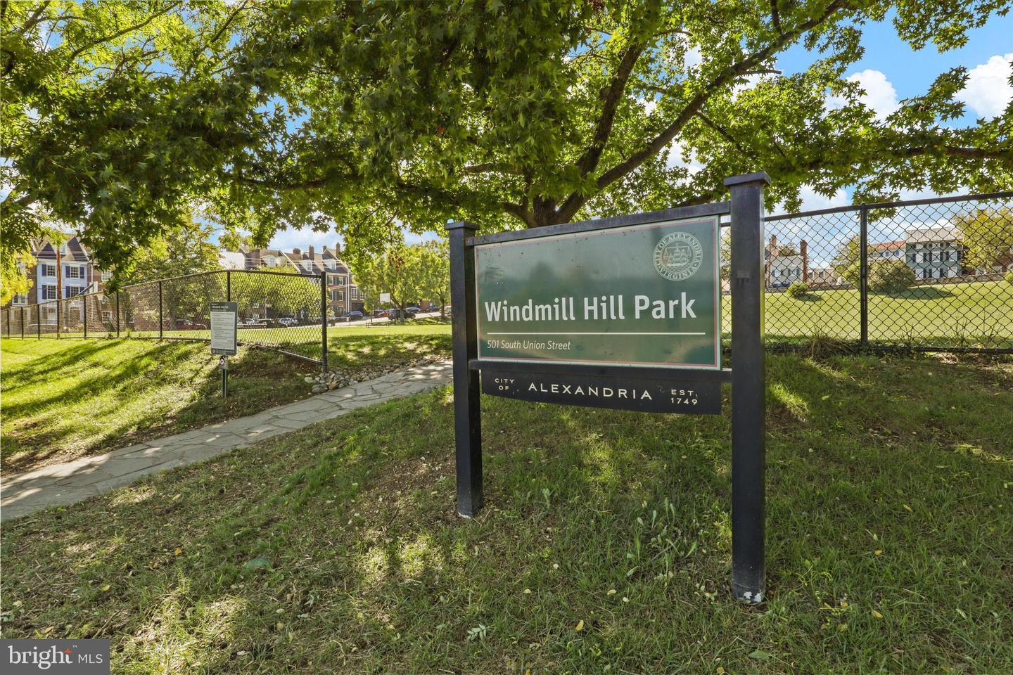 707 MASSEY LN #A, ALEXANDRIA, Virginia 22314, 2 Bedrooms Bedrooms, ,2 BathroomsBathrooms,Residential,For sale,707 MASSEY LN #A,VAAX2049836 MLS # VAAX2049836
