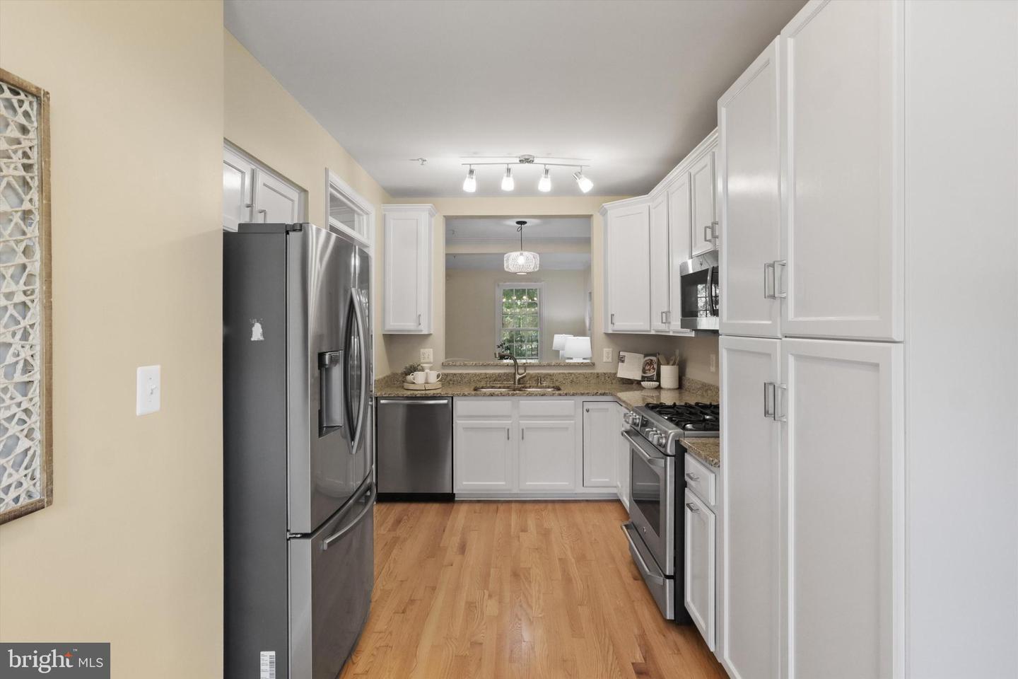 707 MASSEY LN #A, ALEXANDRIA, Virginia 22314, 2 Bedrooms Bedrooms, ,2 BathroomsBathrooms,Residential,For sale,707 MASSEY LN #A,VAAX2049836 MLS # VAAX2049836