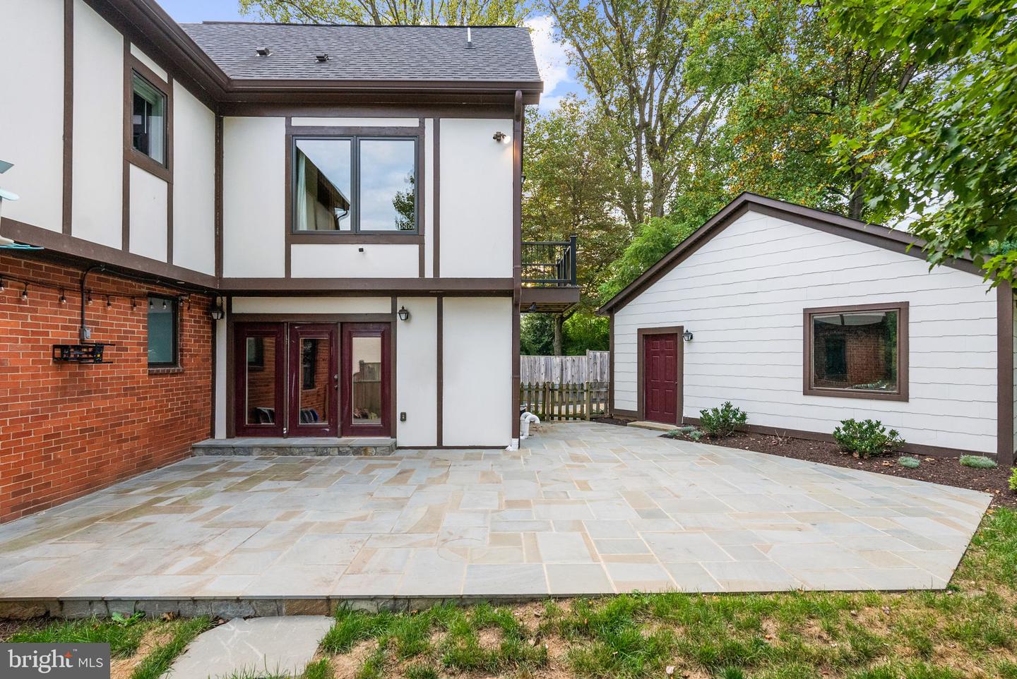 6820 JACKSON AVE, FALLS CHURCH, Virginia 22042, 6 Bedrooms Bedrooms, 21 Rooms Rooms,5 BathroomsBathrooms,Residential,For sale,6820 JACKSON AVE,VAFX2267904 MLS # VAFX2267904
