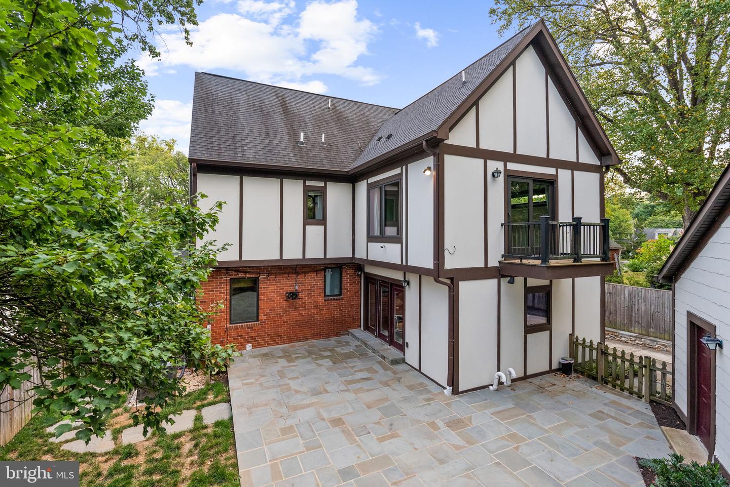 6820 JACKSON AVE, FALLS CHURCH, Virginia 22042, 6 Bedrooms Bedrooms, 21 Rooms Rooms,5 BathroomsBathrooms,Residential,For sale,6820 JACKSON AVE,VAFX2267904 MLS # VAFX2267904