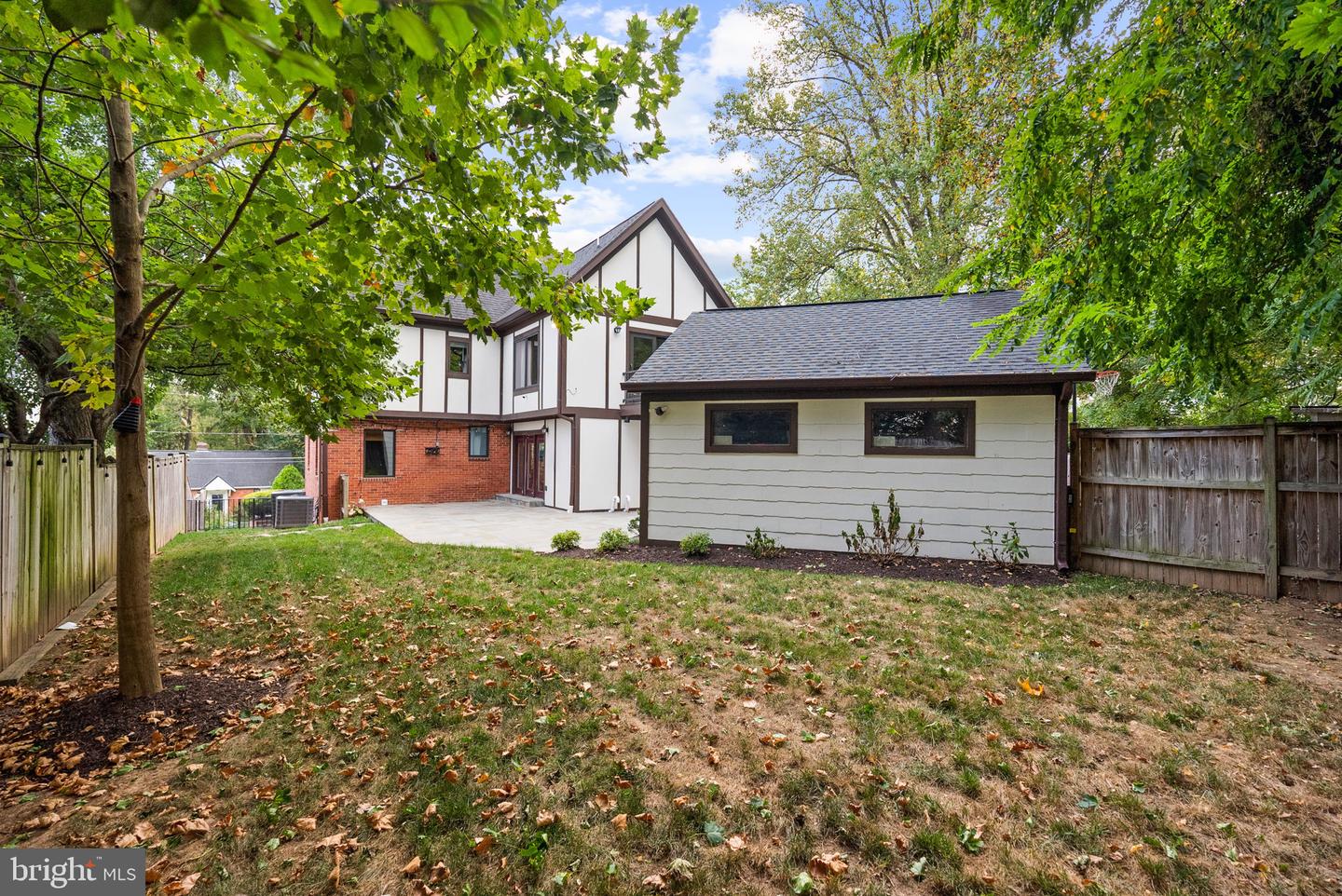6820 JACKSON AVE, FALLS CHURCH, Virginia 22042, 6 Bedrooms Bedrooms, 21 Rooms Rooms,5 BathroomsBathrooms,Residential,For sale,6820 JACKSON AVE,VAFX2267904 MLS # VAFX2267904