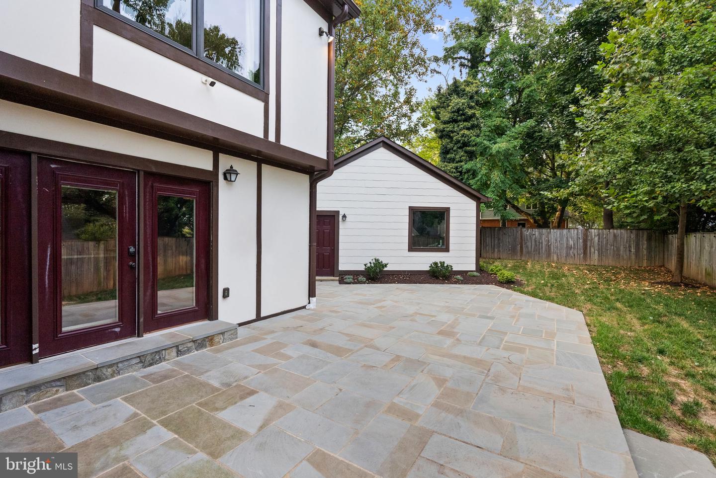6820 JACKSON AVE, FALLS CHURCH, Virginia 22042, 6 Bedrooms Bedrooms, 21 Rooms Rooms,5 BathroomsBathrooms,Residential,For sale,6820 JACKSON AVE,VAFX2267904 MLS # VAFX2267904