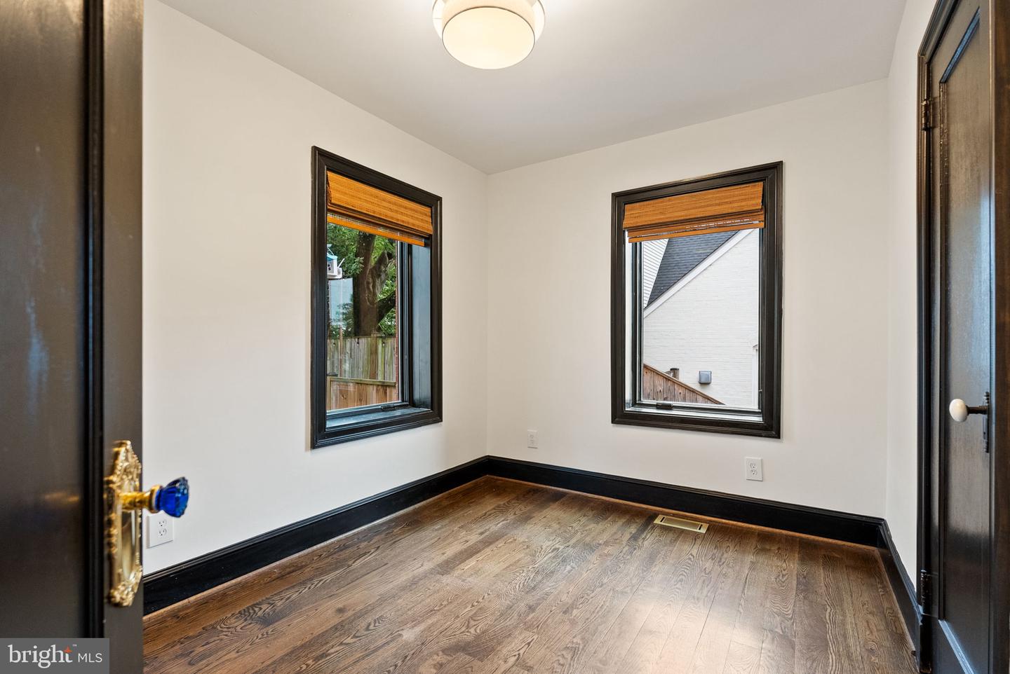 6820 JACKSON AVE, FALLS CHURCH, Virginia 22042, 6 Bedrooms Bedrooms, 21 Rooms Rooms,5 BathroomsBathrooms,Residential,For sale,6820 JACKSON AVE,VAFX2267904 MLS # VAFX2267904