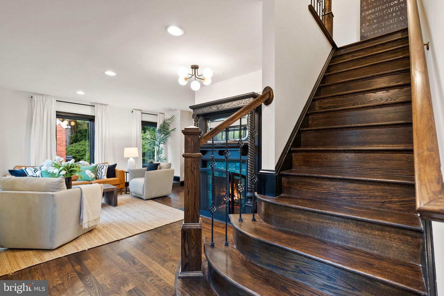 6820 JACKSON AVE, FALLS CHURCH, Virginia 22042, 6 Bedrooms Bedrooms, 21 Rooms Rooms,5 BathroomsBathrooms,Residential,For sale,6820 JACKSON AVE,VAFX2267904 MLS # VAFX2267904