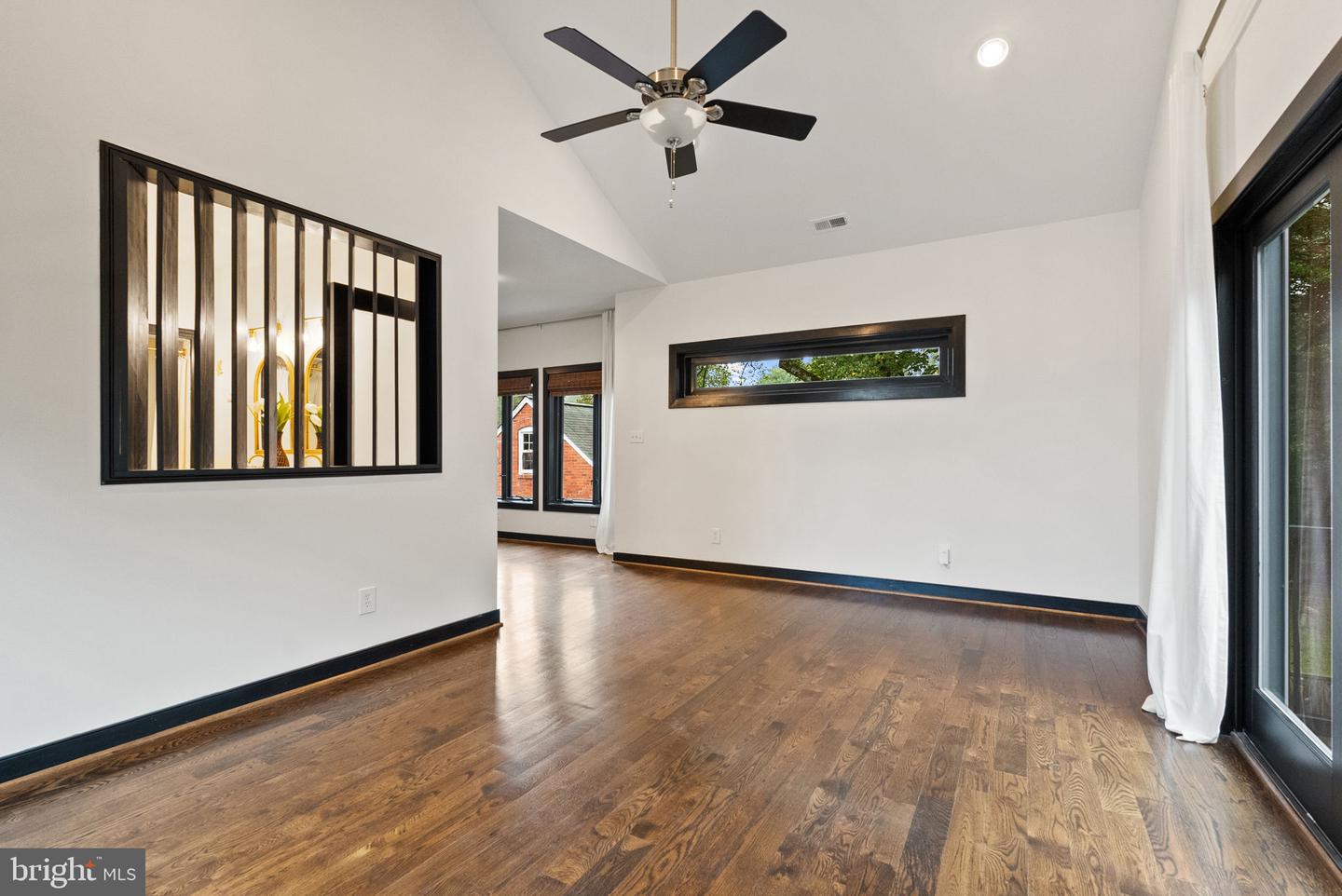 6820 JACKSON AVE, FALLS CHURCH, Virginia 22042, 6 Bedrooms Bedrooms, 21 Rooms Rooms,5 BathroomsBathrooms,Residential,For sale,6820 JACKSON AVE,VAFX2267904 MLS # VAFX2267904