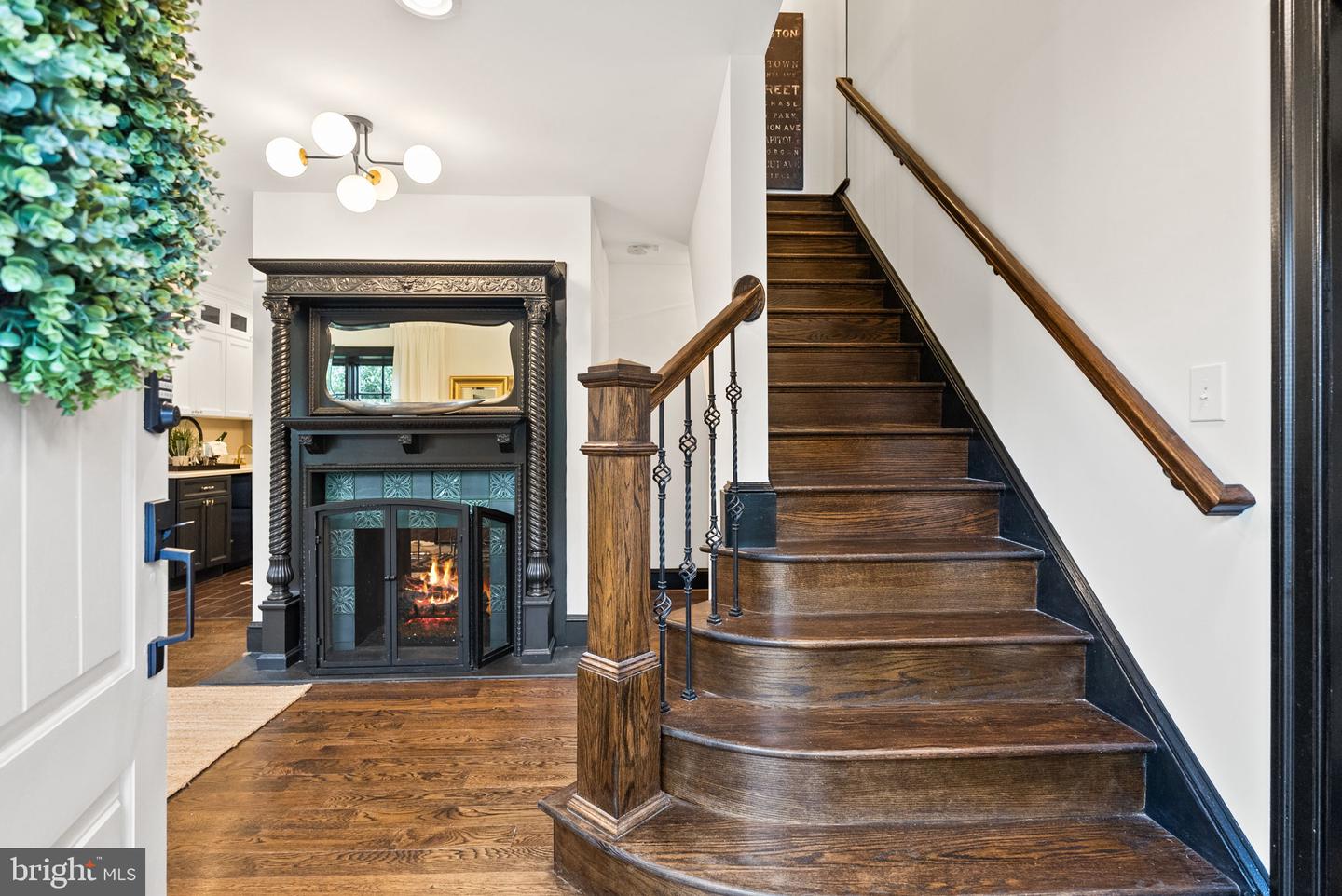 6820 JACKSON AVE, FALLS CHURCH, Virginia 22042, 6 Bedrooms Bedrooms, 21 Rooms Rooms,5 BathroomsBathrooms,Residential,For sale,6820 JACKSON AVE,VAFX2267904 MLS # VAFX2267904