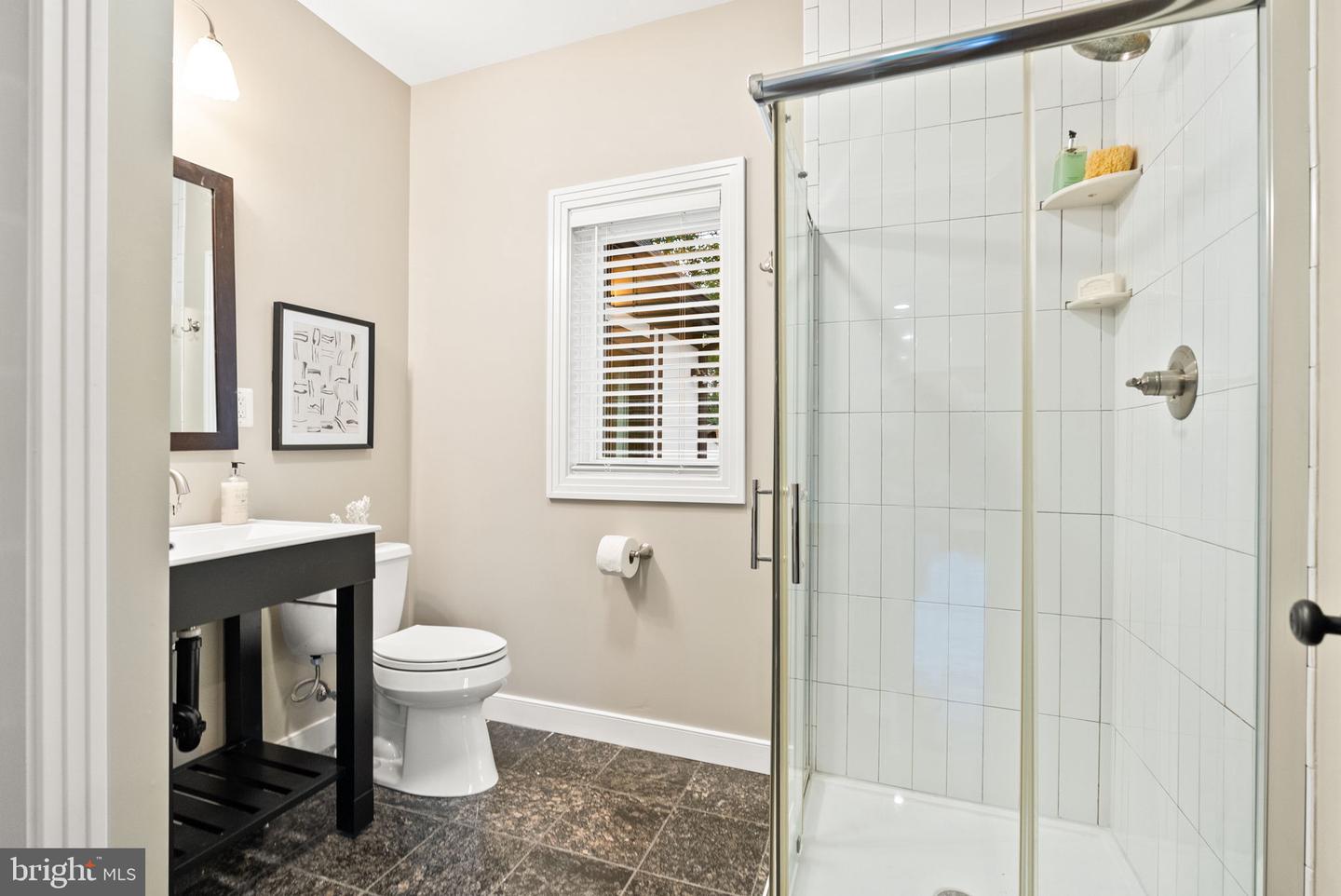 6820 JACKSON AVE, FALLS CHURCH, Virginia 22042, 6 Bedrooms Bedrooms, 21 Rooms Rooms,5 BathroomsBathrooms,Residential,For sale,6820 JACKSON AVE,VAFX2267904 MLS # VAFX2267904
