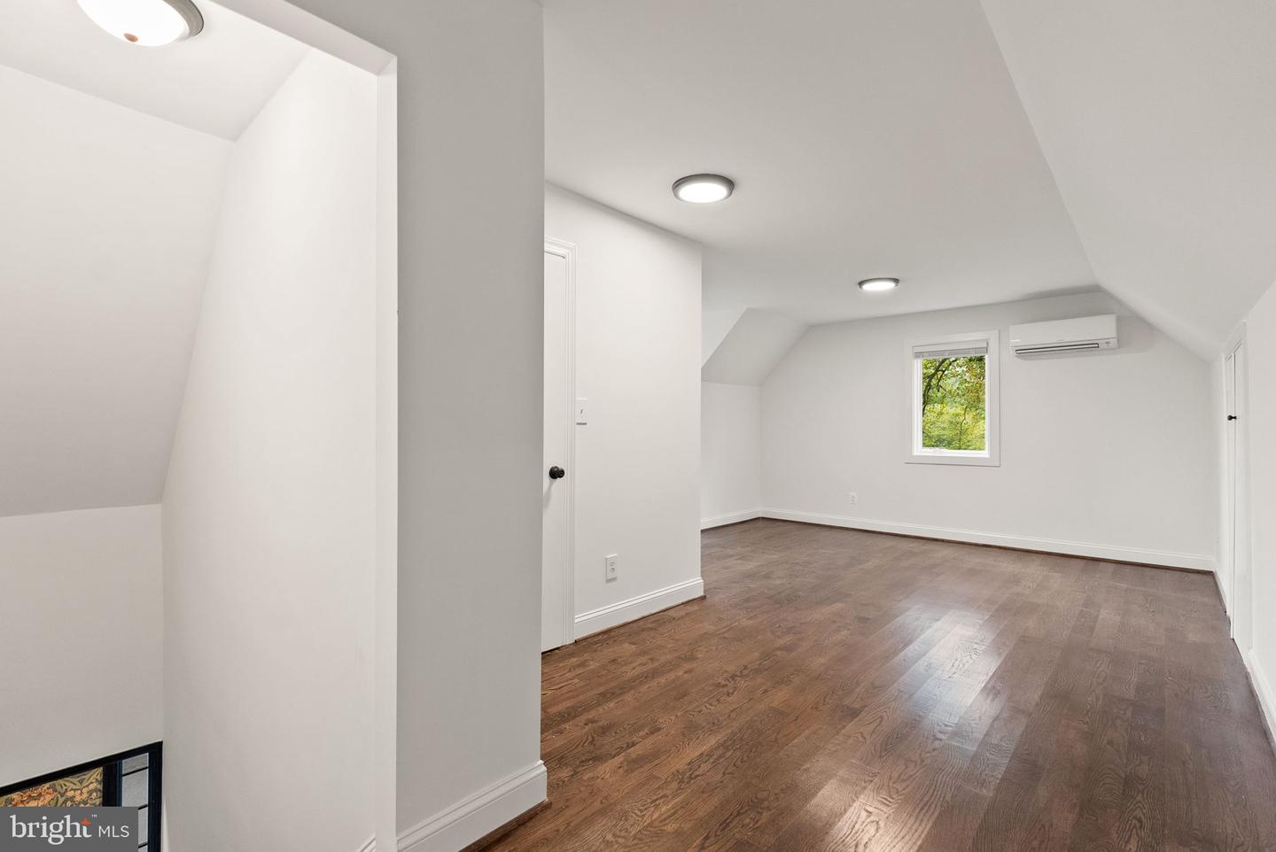 6820 JACKSON AVE, FALLS CHURCH, Virginia 22042, 6 Bedrooms Bedrooms, 21 Rooms Rooms,5 BathroomsBathrooms,Residential,For sale,6820 JACKSON AVE,VAFX2267904 MLS # VAFX2267904