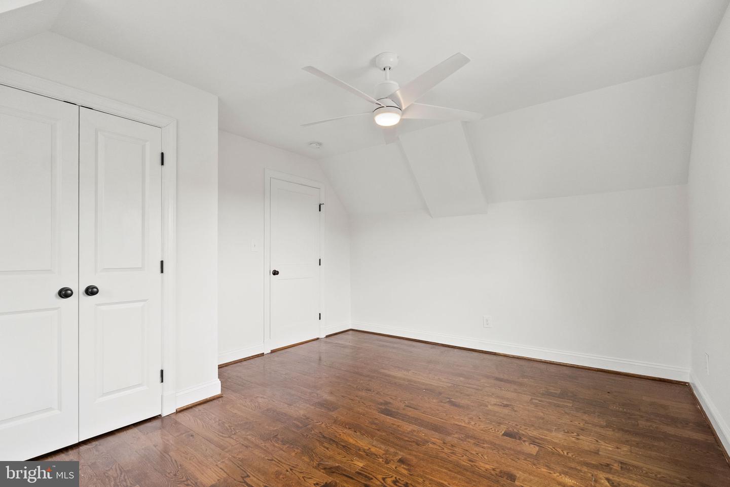 6820 JACKSON AVE, FALLS CHURCH, Virginia 22042, 6 Bedrooms Bedrooms, 21 Rooms Rooms,5 BathroomsBathrooms,Residential,For sale,6820 JACKSON AVE,VAFX2267904 MLS # VAFX2267904