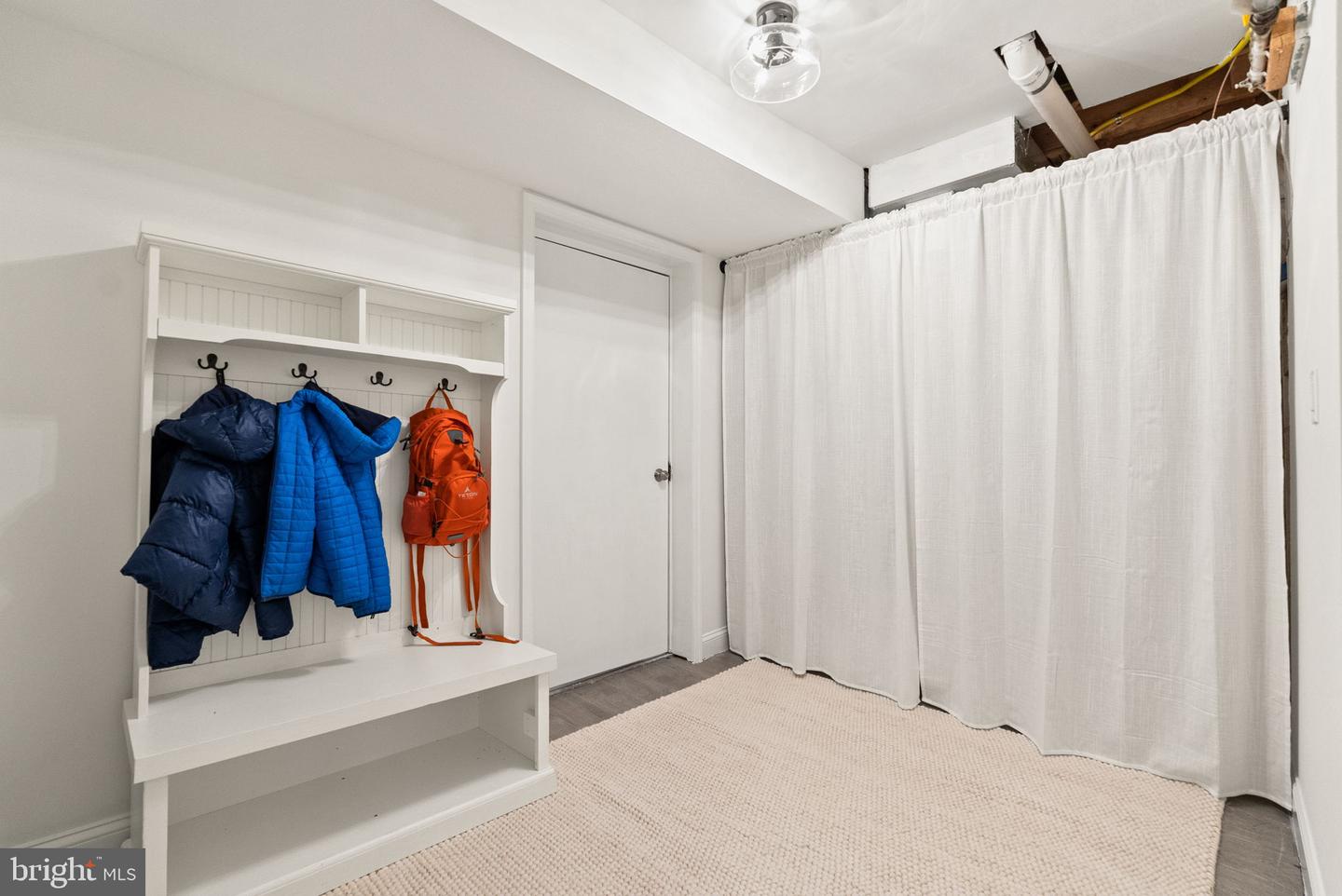 6820 JACKSON AVE, FALLS CHURCH, Virginia 22042, 6 Bedrooms Bedrooms, 21 Rooms Rooms,5 BathroomsBathrooms,Residential,For sale,6820 JACKSON AVE,VAFX2267904 MLS # VAFX2267904