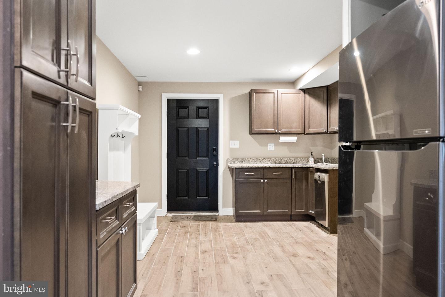 6820 JACKSON AVE, FALLS CHURCH, Virginia 22042, 6 Bedrooms Bedrooms, 21 Rooms Rooms,5 BathroomsBathrooms,Residential,For sale,6820 JACKSON AVE,VAFX2267904 MLS # VAFX2267904