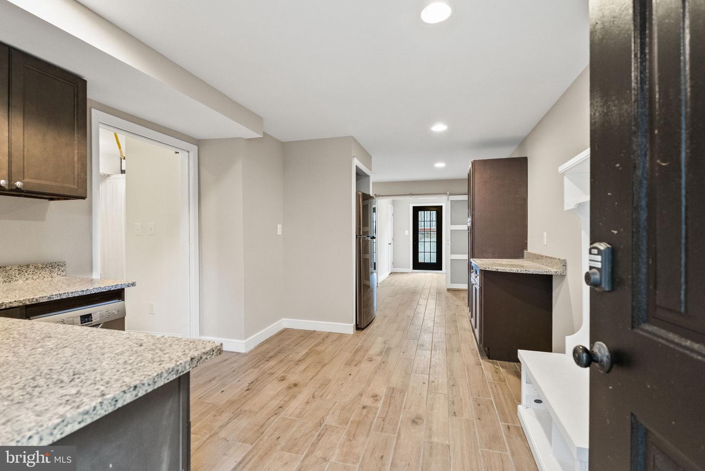 6820 JACKSON AVE, FALLS CHURCH, Virginia 22042, 6 Bedrooms Bedrooms, 21 Rooms Rooms,5 BathroomsBathrooms,Residential,For sale,6820 JACKSON AVE,VAFX2267904 MLS # VAFX2267904