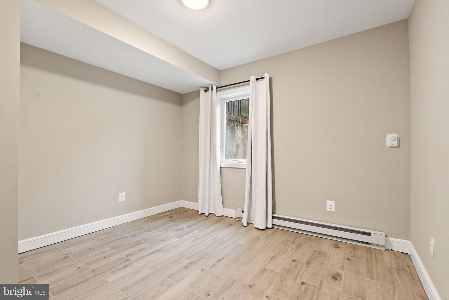 6820 JACKSON AVE, FALLS CHURCH, Virginia 22042, 6 Bedrooms Bedrooms, 21 Rooms Rooms,5 BathroomsBathrooms,Residential,For sale,6820 JACKSON AVE,VAFX2267904 MLS # VAFX2267904