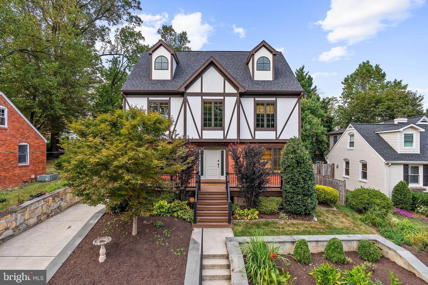6820 JACKSON AVE, FALLS CHURCH, Virginia 22042, 6 Bedrooms Bedrooms, 21 Rooms Rooms,5 BathroomsBathrooms,Residential,For sale,6820 JACKSON AVE,VAFX2267904 MLS # VAFX2267904