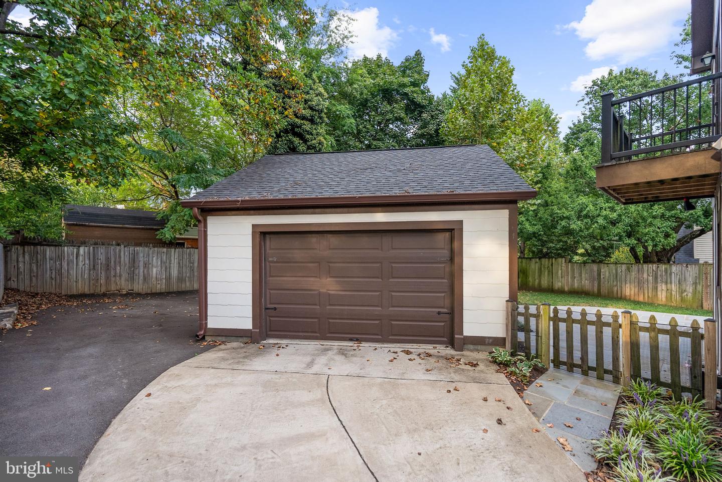 6820 JACKSON AVE, FALLS CHURCH, Virginia 22042, 6 Bedrooms Bedrooms, 21 Rooms Rooms,5 BathroomsBathrooms,Residential,For sale,6820 JACKSON AVE,VAFX2267904 MLS # VAFX2267904