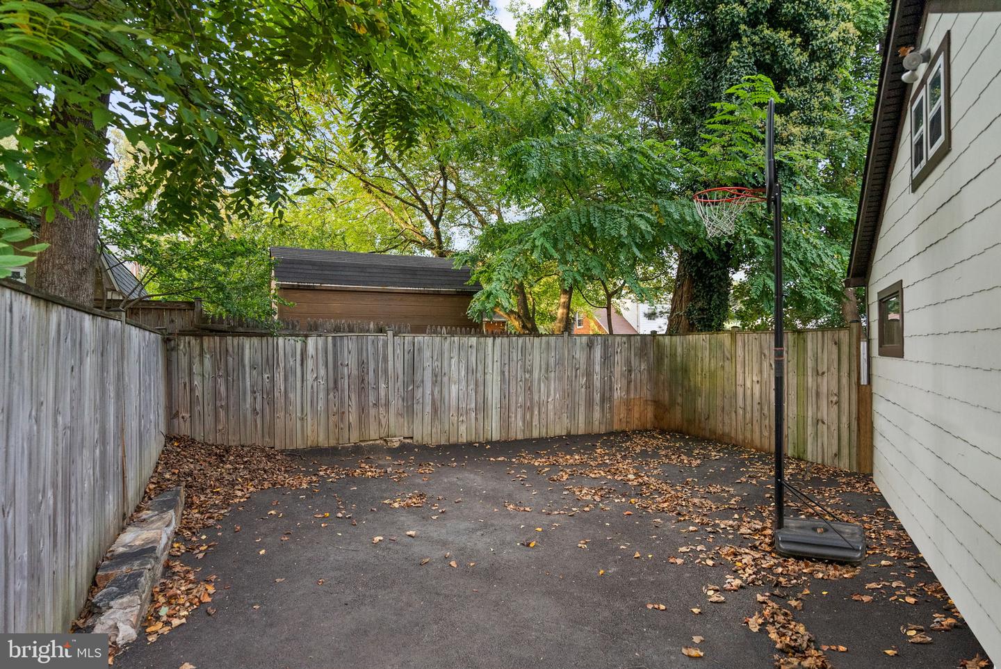6820 JACKSON AVE, FALLS CHURCH, Virginia 22042, 6 Bedrooms Bedrooms, 21 Rooms Rooms,5 BathroomsBathrooms,Residential,For sale,6820 JACKSON AVE,VAFX2267904 MLS # VAFX2267904
