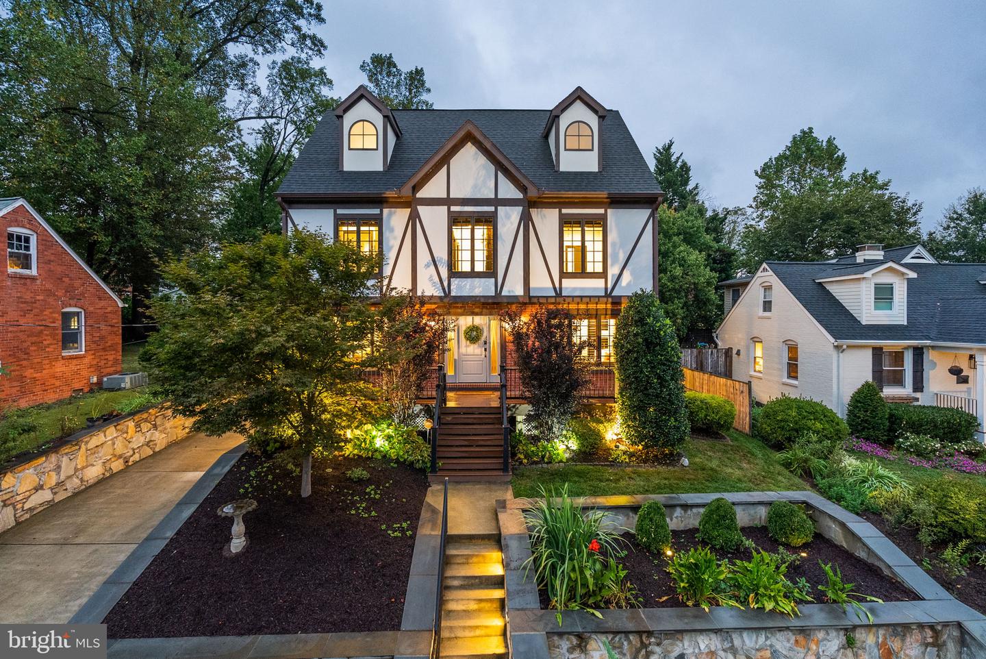 6820 JACKSON AVE, FALLS CHURCH, Virginia 22042, 6 Bedrooms Bedrooms, 21 Rooms Rooms,5 BathroomsBathrooms,Residential,For sale,6820 JACKSON AVE,VAFX2267904 MLS # VAFX2267904