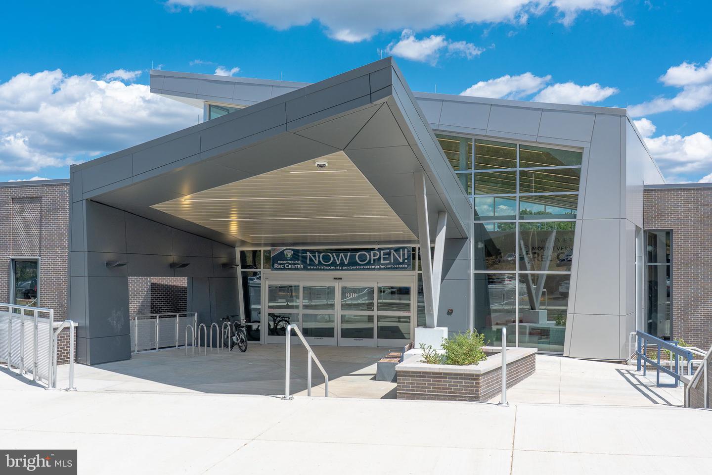 6725 W WAKEFIELD DR #B1, ALEXANDRIA, Virginia 22307, 2 Bedrooms Bedrooms, ,1 BathroomBathrooms,Residential,For sale,6725 W WAKEFIELD DR #B1,VAFX2267912 MLS # VAFX2267912 6725 W WAKEFIELD DR #B1, ALEXANDRIA, Virginia 22307, 2 Bedrooms Bedrooms, ,1 BathroomBathrooms,Residential,For sale,6725 W WAKEFIELD DR #B1,VAFX2267912 MLS # VAFX2267912