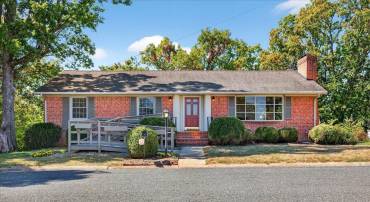 1185 PINEHURST RD, STAUNTON, Virginia 24401, 3 Bedrooms Bedrooms, ,2 BathroomsBathrooms,Residential,1185 PINEHURST RD,669259 MLS # 669259