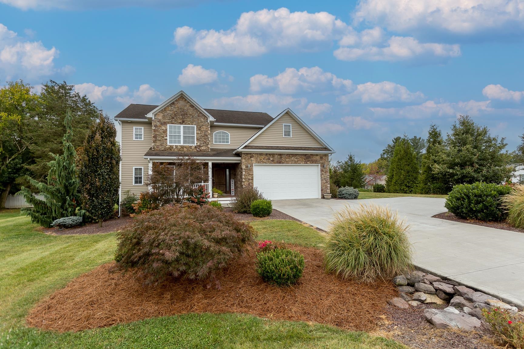 200 KENSINGTON DR, ELKTON, Virginia 22827, 4 Bedrooms Bedrooms, ,3 BathroomsBathrooms,Residential,200 KENSINGTON DR,669261 MLS # 669261
