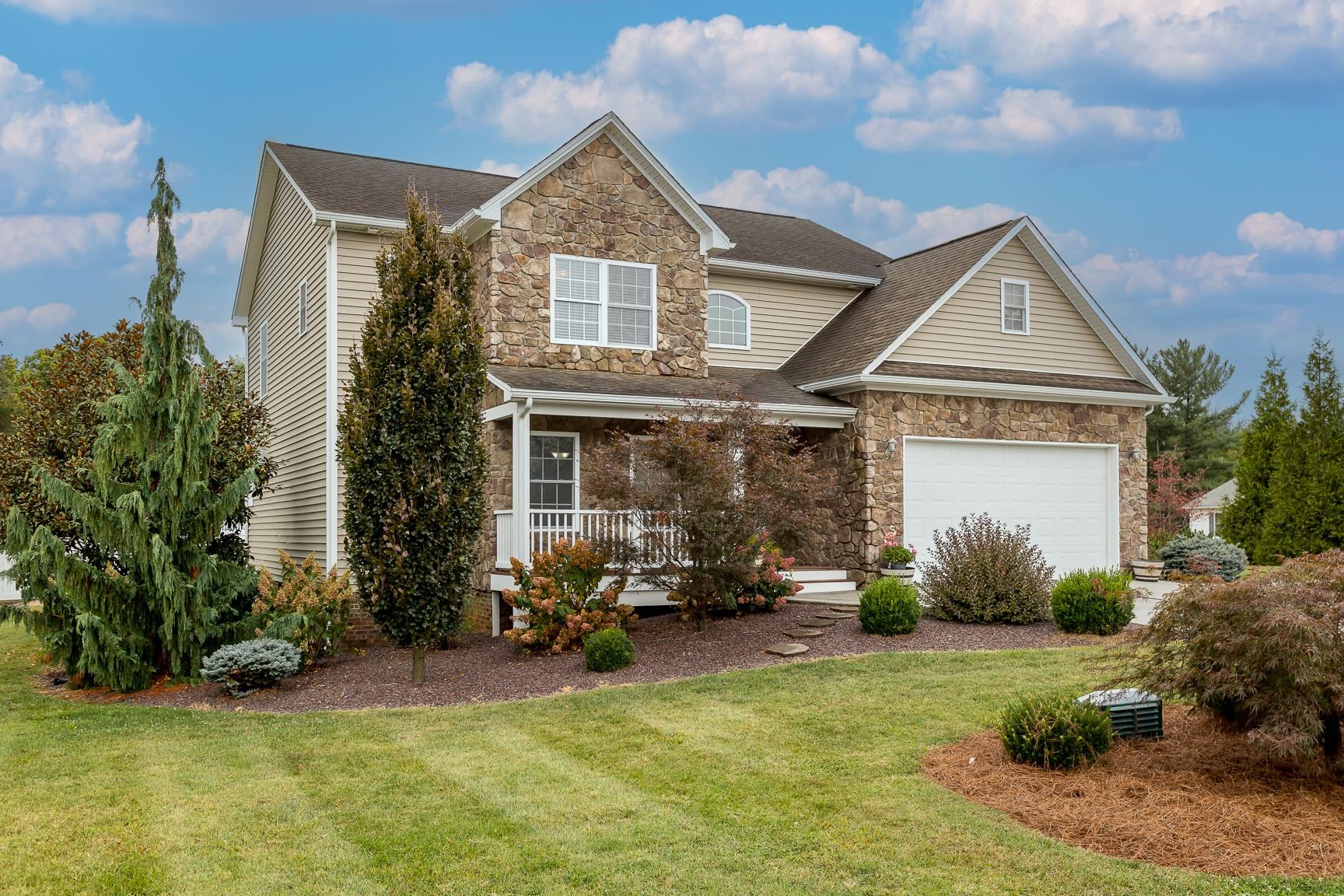 200 KENSINGTON DR, ELKTON, Virginia 22827, 4 Bedrooms Bedrooms, ,3 BathroomsBathrooms,Residential,200 KENSINGTON DR,669261 MLS # 669261