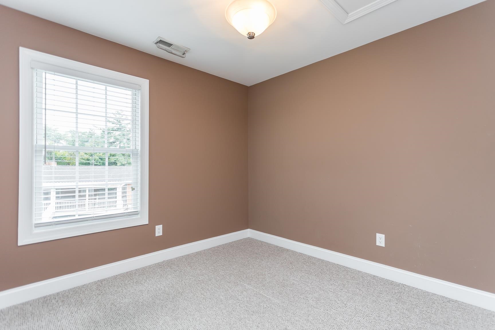 200 KENSINGTON DR, ELKTON, Virginia 22827, 4 Bedrooms Bedrooms, ,3 BathroomsBathrooms,Residential,200 KENSINGTON DR,669261 MLS # 669261