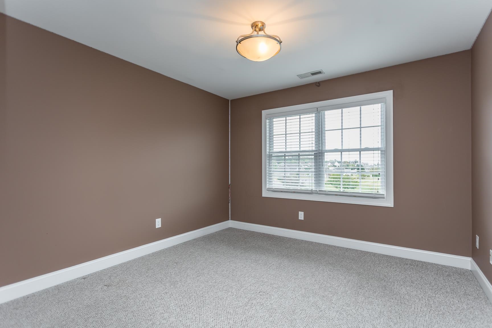 200 KENSINGTON DR, ELKTON, Virginia 22827, 4 Bedrooms Bedrooms, ,3 BathroomsBathrooms,Residential,200 KENSINGTON DR,669261 MLS # 669261